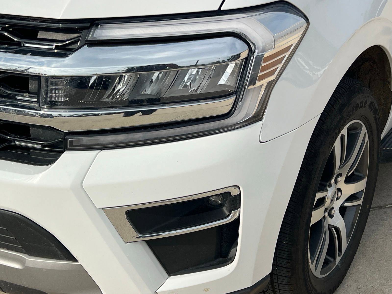 Used 2024 Ford Expedition Limited RWD image 4