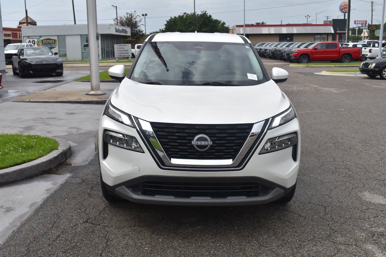 Used 2023 Nissan Rogue SV FWD image 17