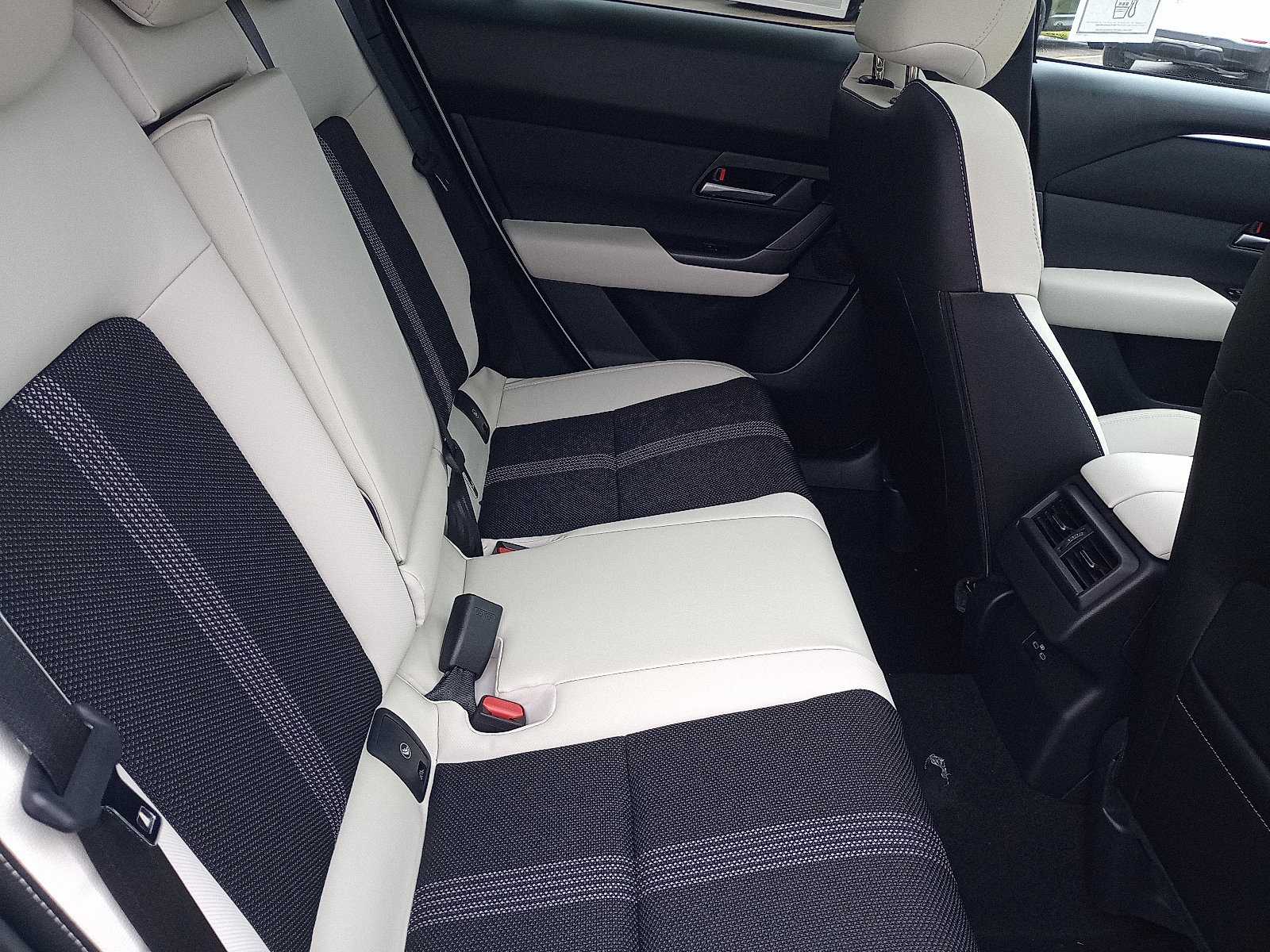 New 2026 MAZDA CX-50 AWD 2.5 S w/ Preferred Pkg image 8