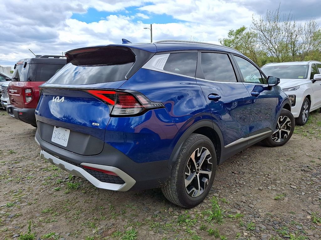 Used 2024 Kia Sportage EX AWD/4WD image 3