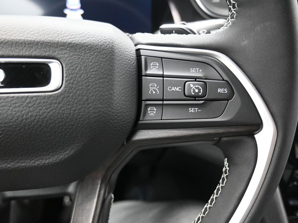 New 2025 Jeep Grand Cherokee L Limited w/ Black Appearance Package image 24