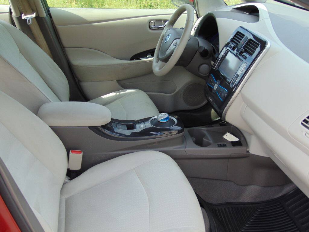 Used 2012 Nissan Leaf SL FWD image 17