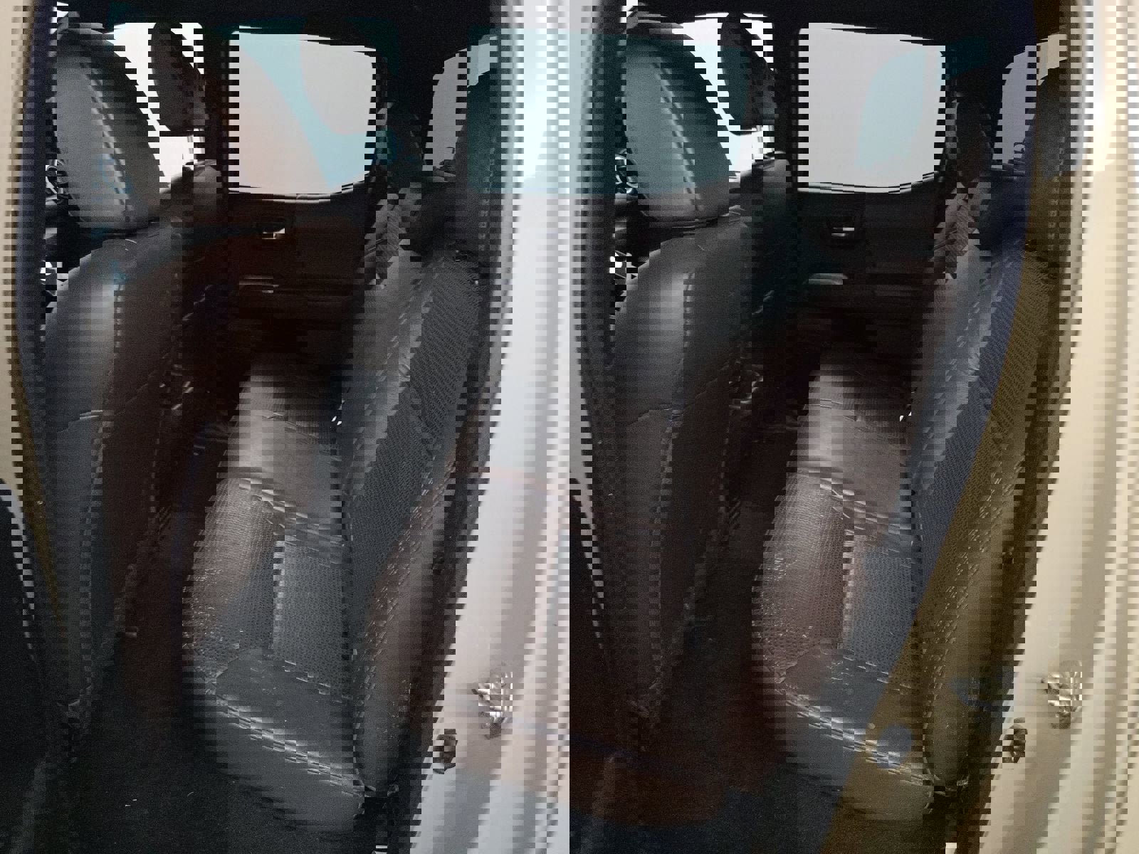 Used 2018 Toyota Tacoma Limited image 9