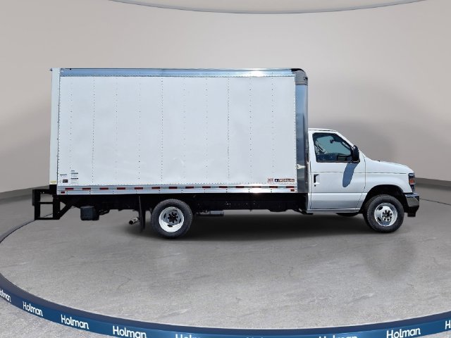 New 2027 Ford E-350 and Econoline 350 Super Duty w/ Driver's Safety Package RWD image 3