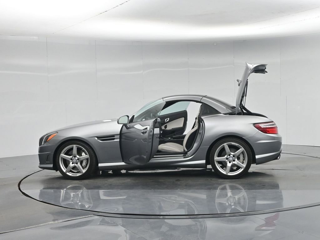 Used 2015 Mercedes-Benz SLK 250 image 30