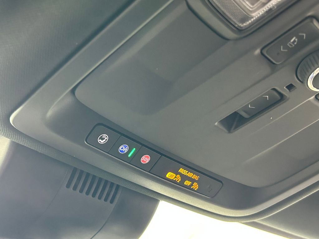Used 2025 GMC Yukon Denali AWD/4WD image 24