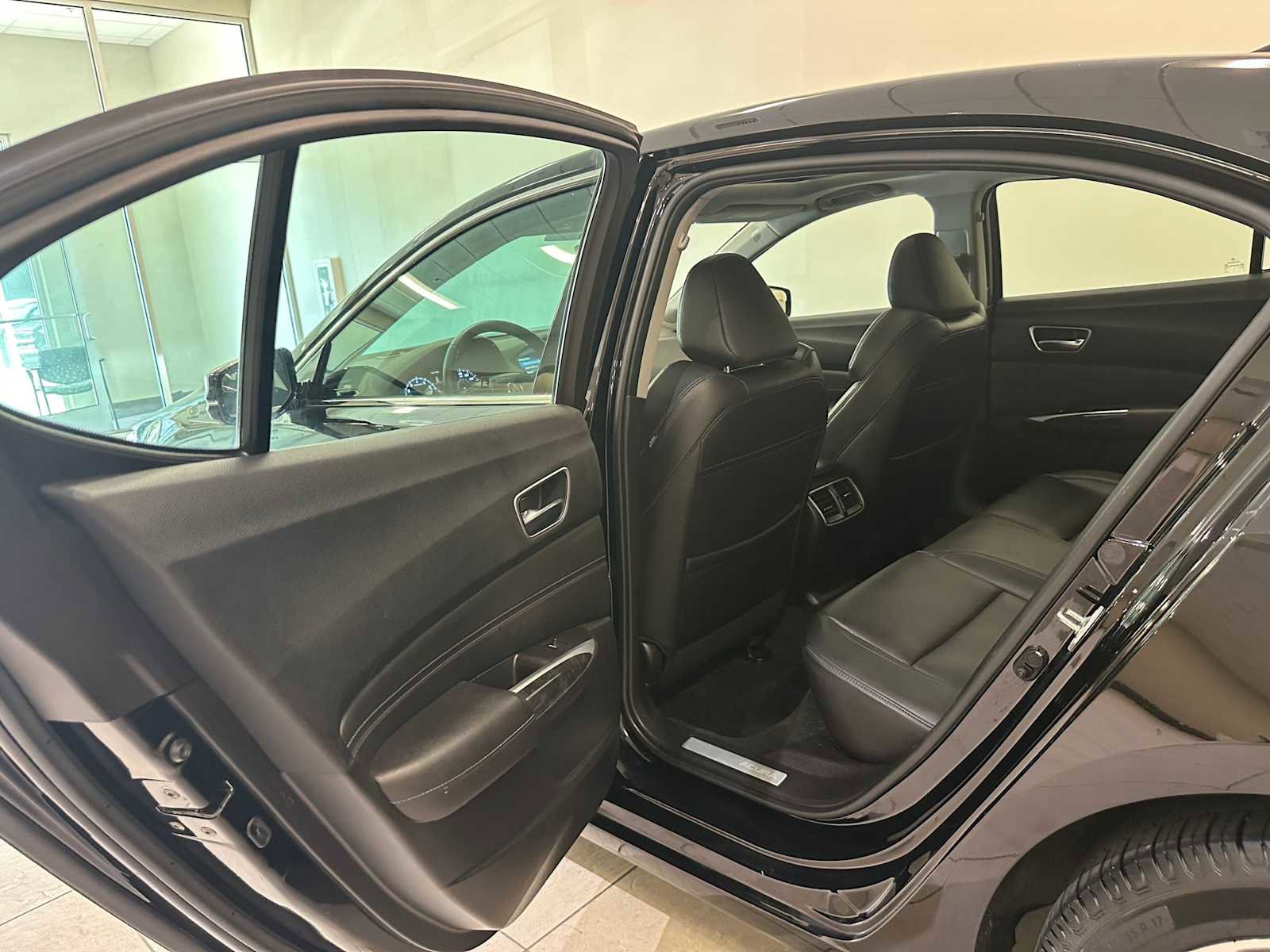 Used 2018 Acura TLX image 24