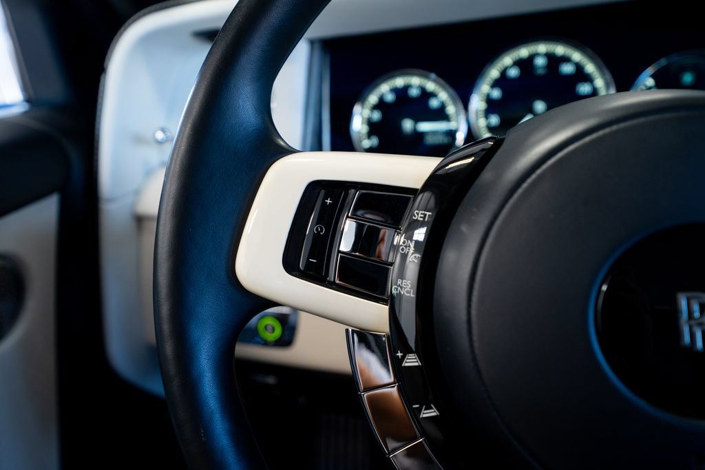 Used 2019 Rolls-Royce Phantom Sedan RWD image 34