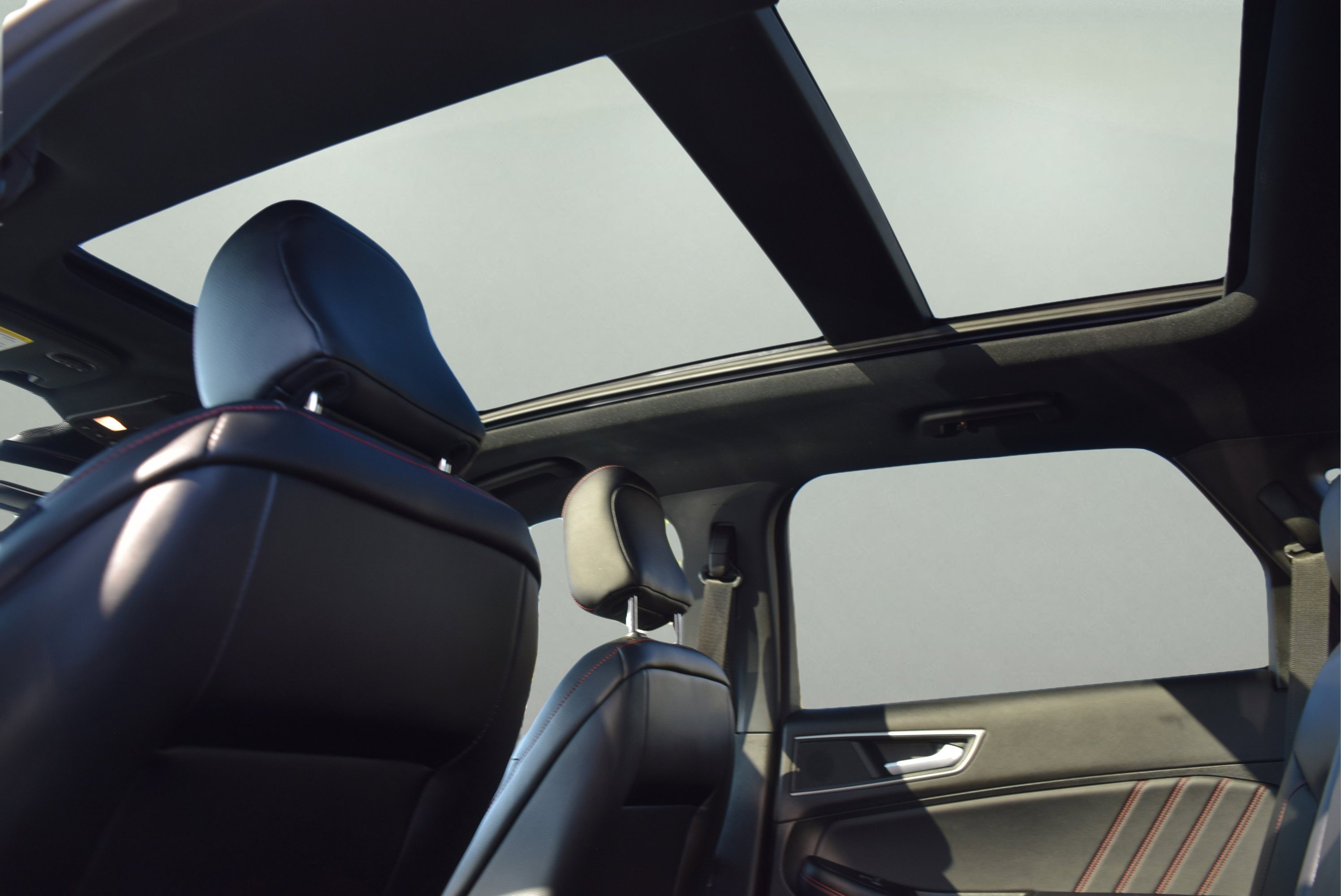 Used 2022 Ford Edge ST-Line w/ Cargo Accessory Package image 8