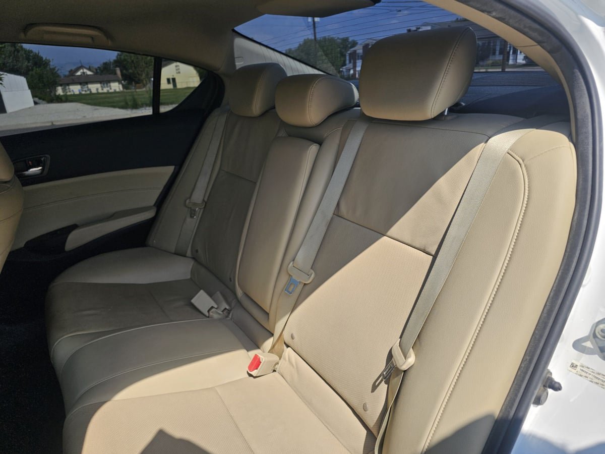 Used 2013 Acura ILX w/ Technology Package FWD image 29