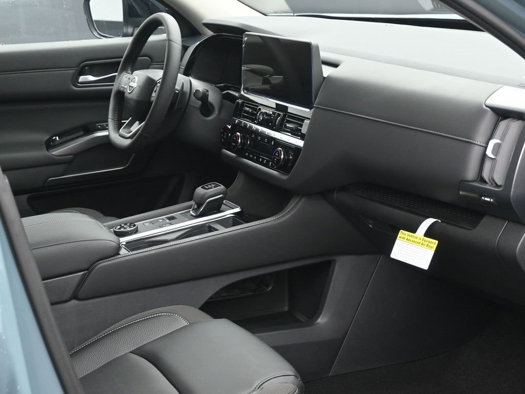 New 2026 Nissan Pathfinder SL image 6