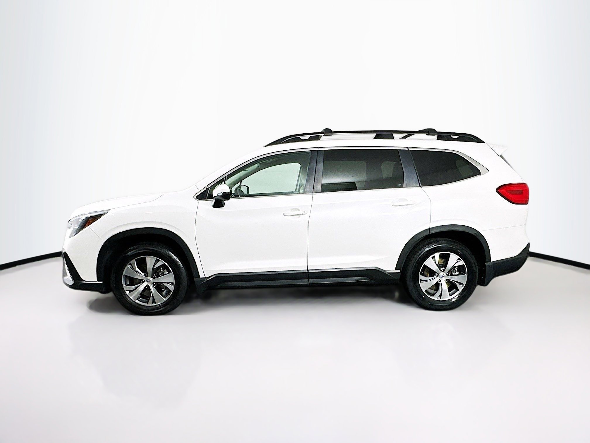 Used 2023 Subaru Ascent Premium w/ Convenience Package image 4