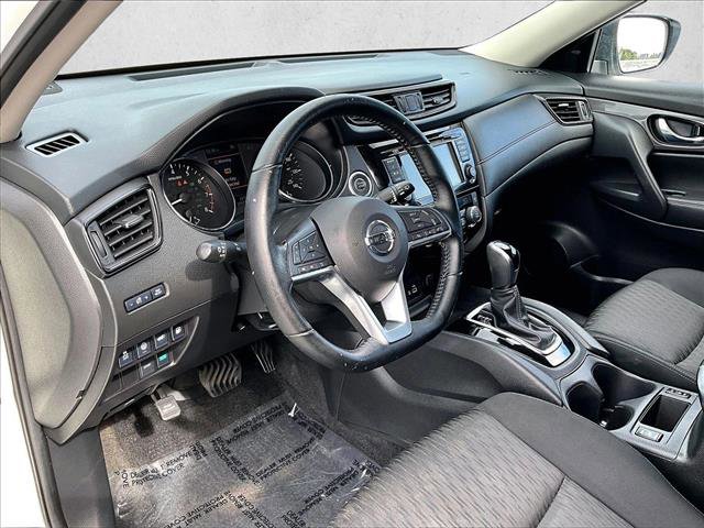 Used 2020 Nissan Rogue SV image 14