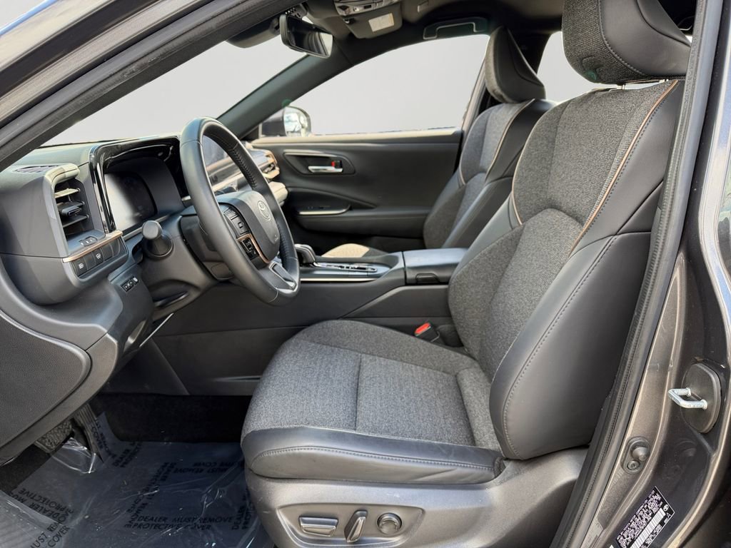 Used 2023 Toyota Crown XLE image 15