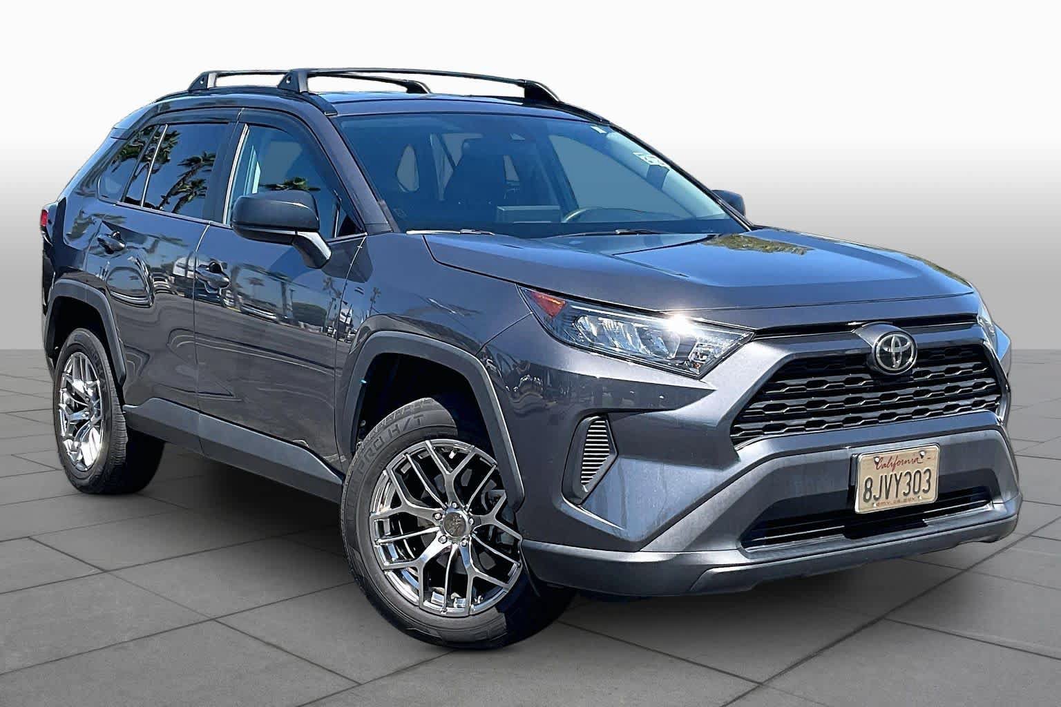 Used 2019 Toyota RAV4 LE w/ Carpet Mat Package FWD image 2