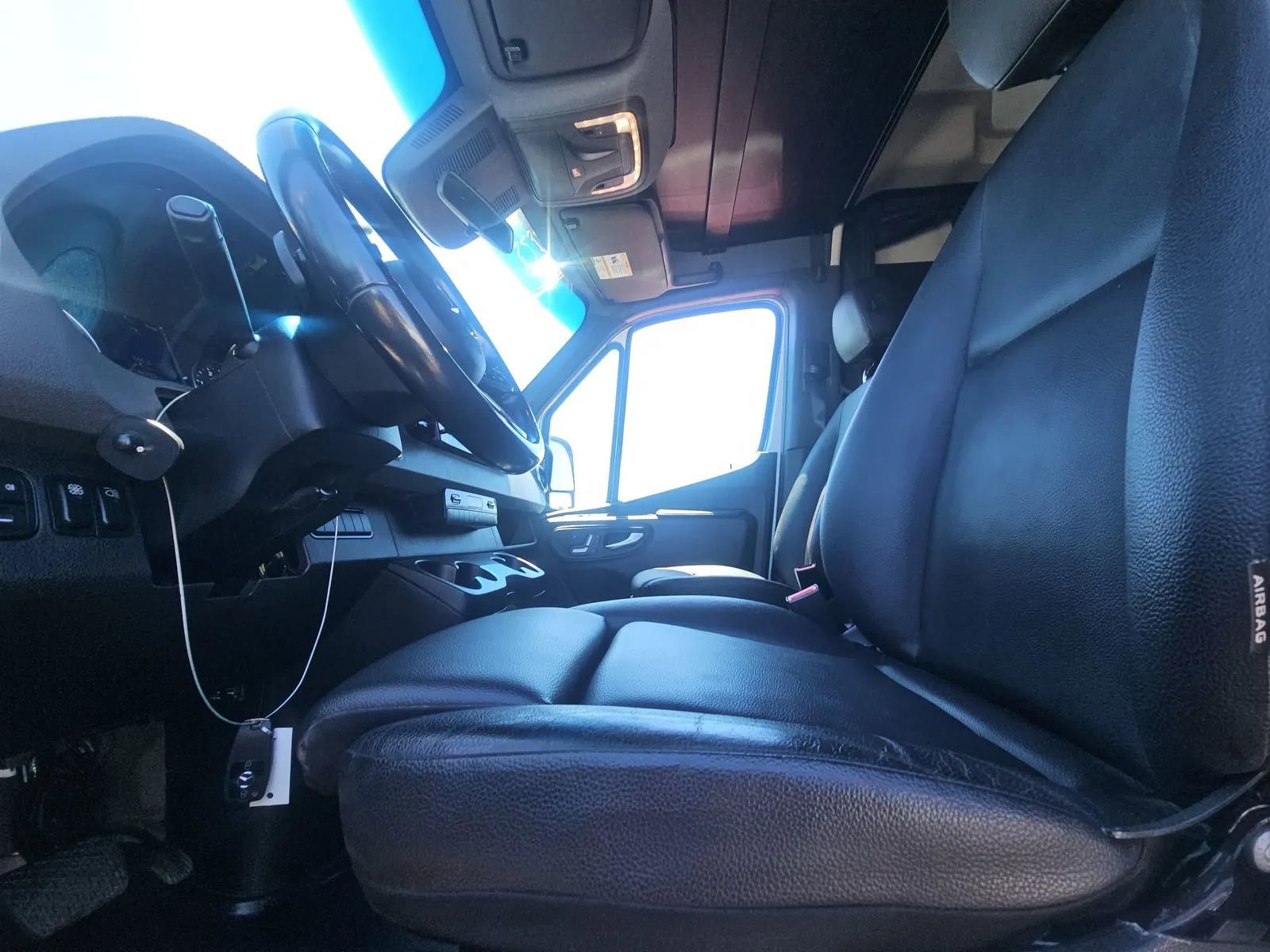Used 2021 Mercedes-Benz Sprinter 2500 w/ Comfort Plus Package image 15