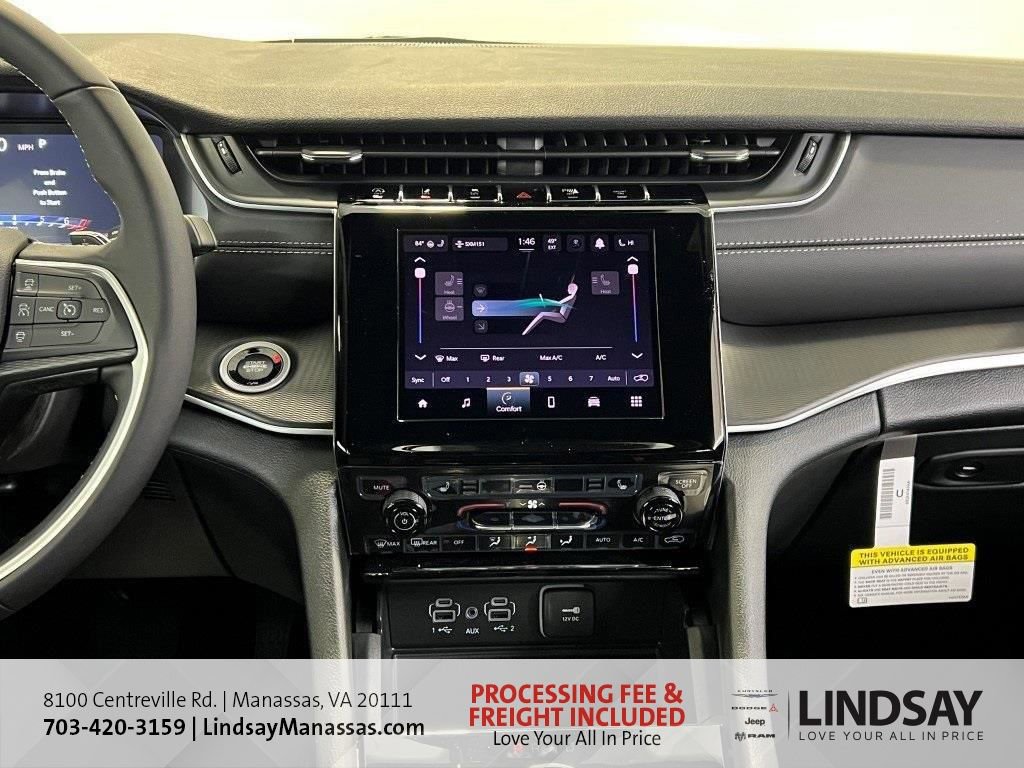 New 2025 Jeep Grand Cherokee Altitude AWD/4WD image 19