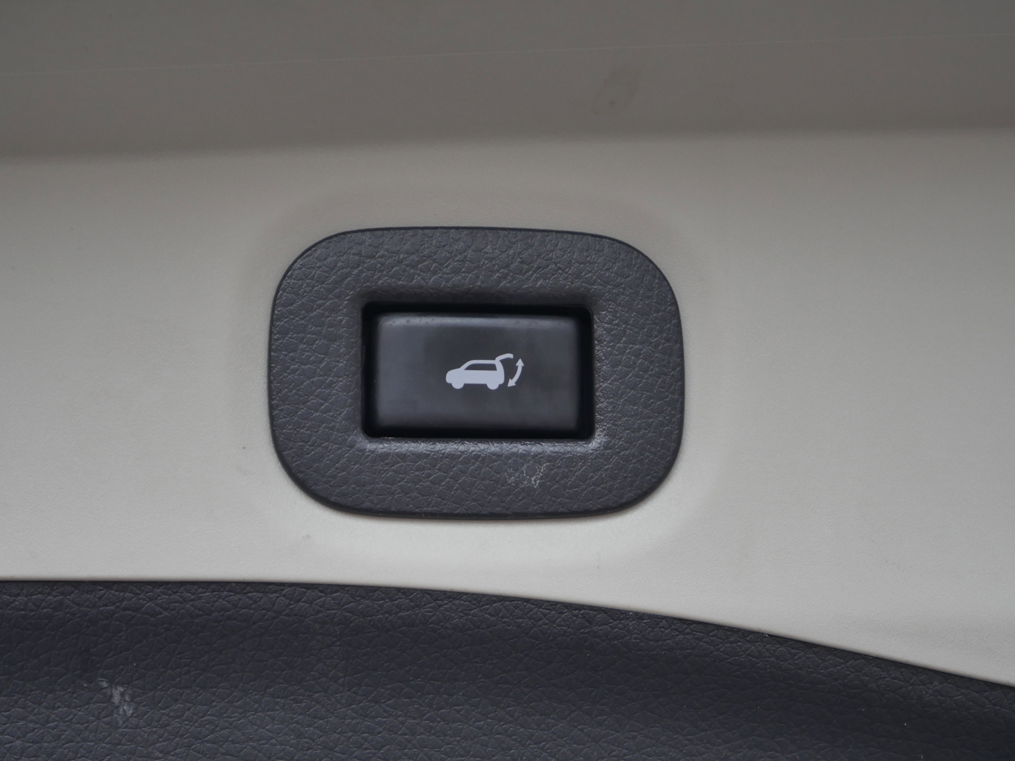 Used 2018 Nissan Rogue SL w/ Premium Package image 23