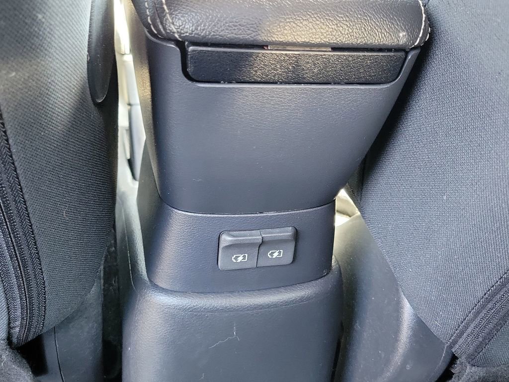Used 2022 Nissan Kicks S FWD image 23