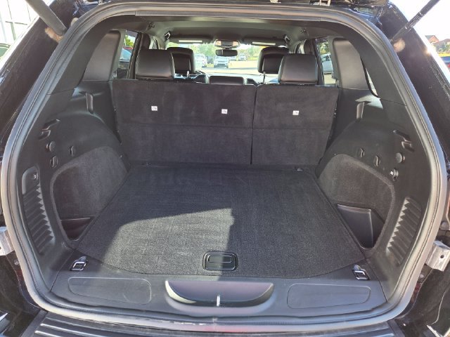 Used 2019 Jeep Grand Cherokee Altitude AWD/4WD image 18