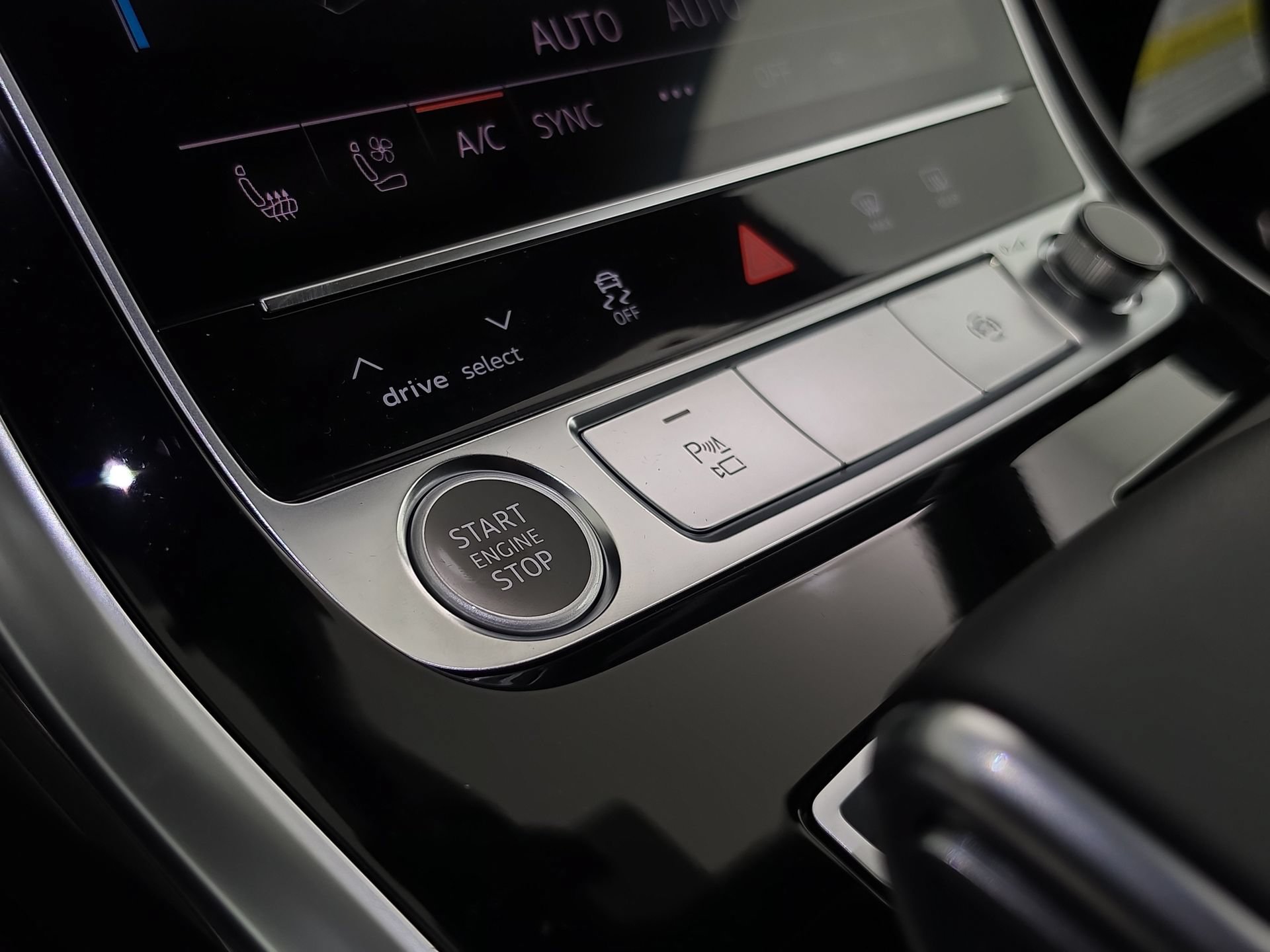 New 2026 Audi Q8 Premium Plus AWD/4WD image 32