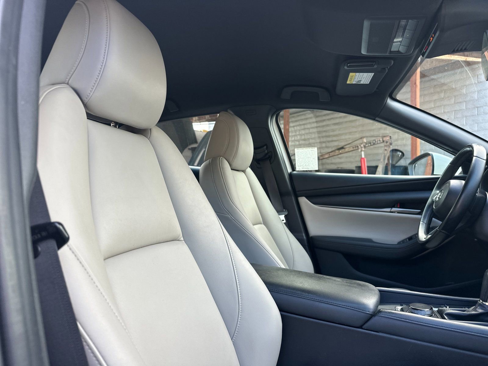 Used 2020 MAZDA MAZDA3 Hatchback image 18