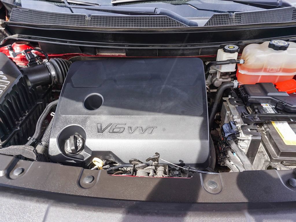 Used 2021 Chevrolet Traverse LT image 25