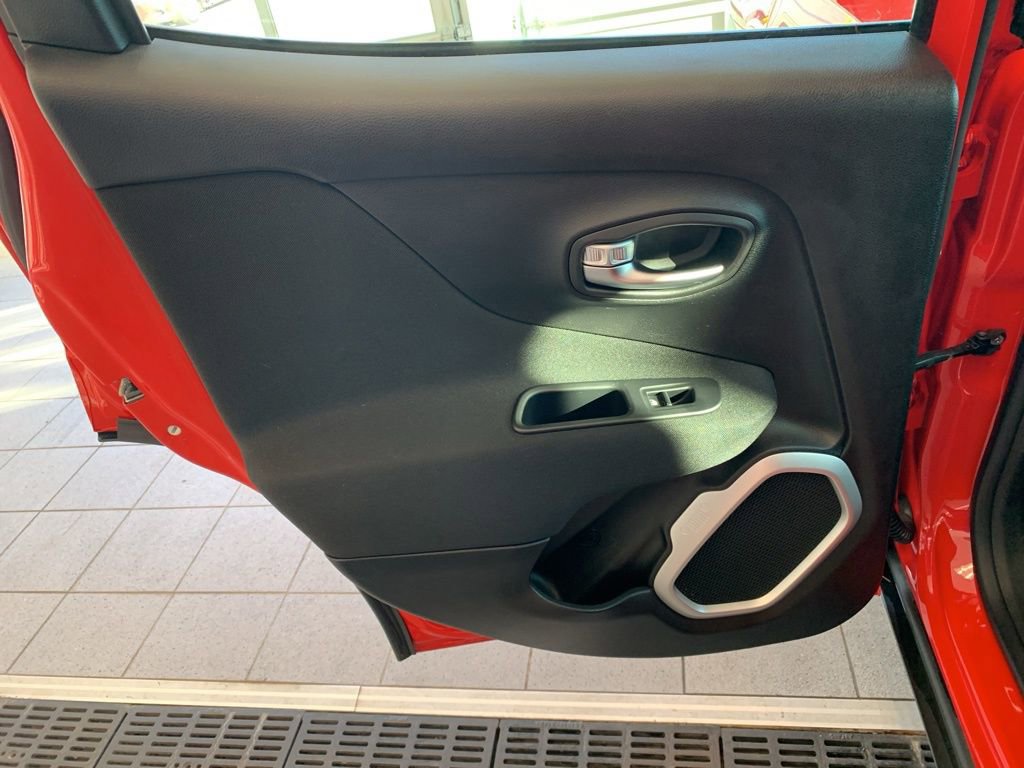 Used 2018 Jeep Renegade Sport w/ Power & Air Group image 12
