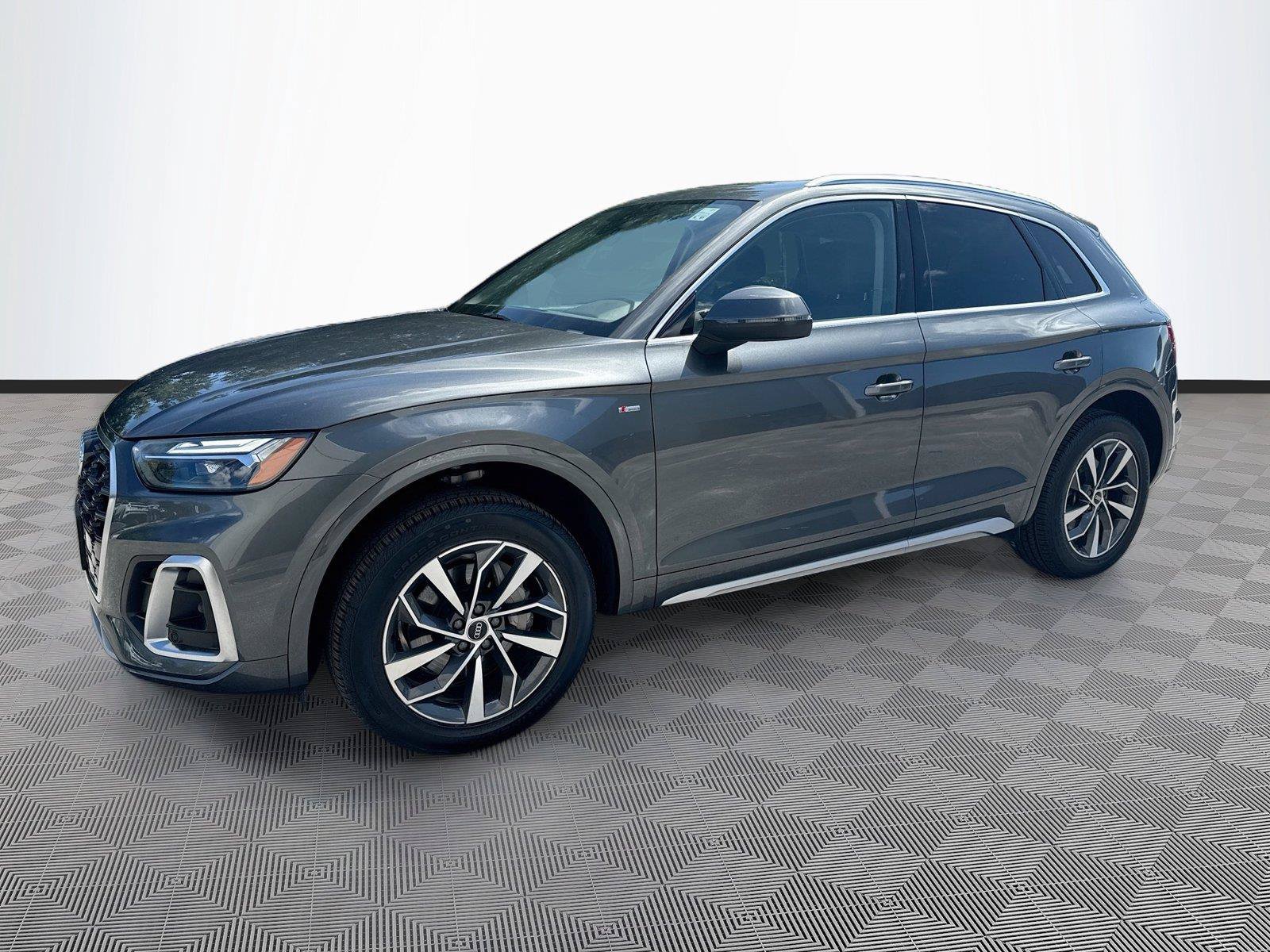 Used 2023 Audi Q5 2.0T Premium w/ Convenience Package AWD/4WD image 3