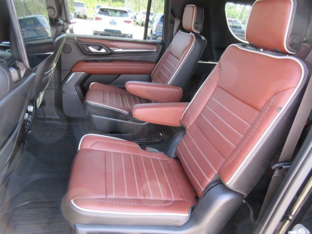 Used 2023 GMC Yukon XL Denali Ultimate AWD/4WD image 15