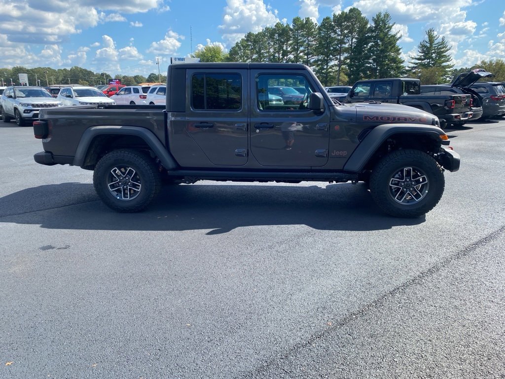 New 2025 Jeep Gladiator Mojave w/ Convenience Group image 4
