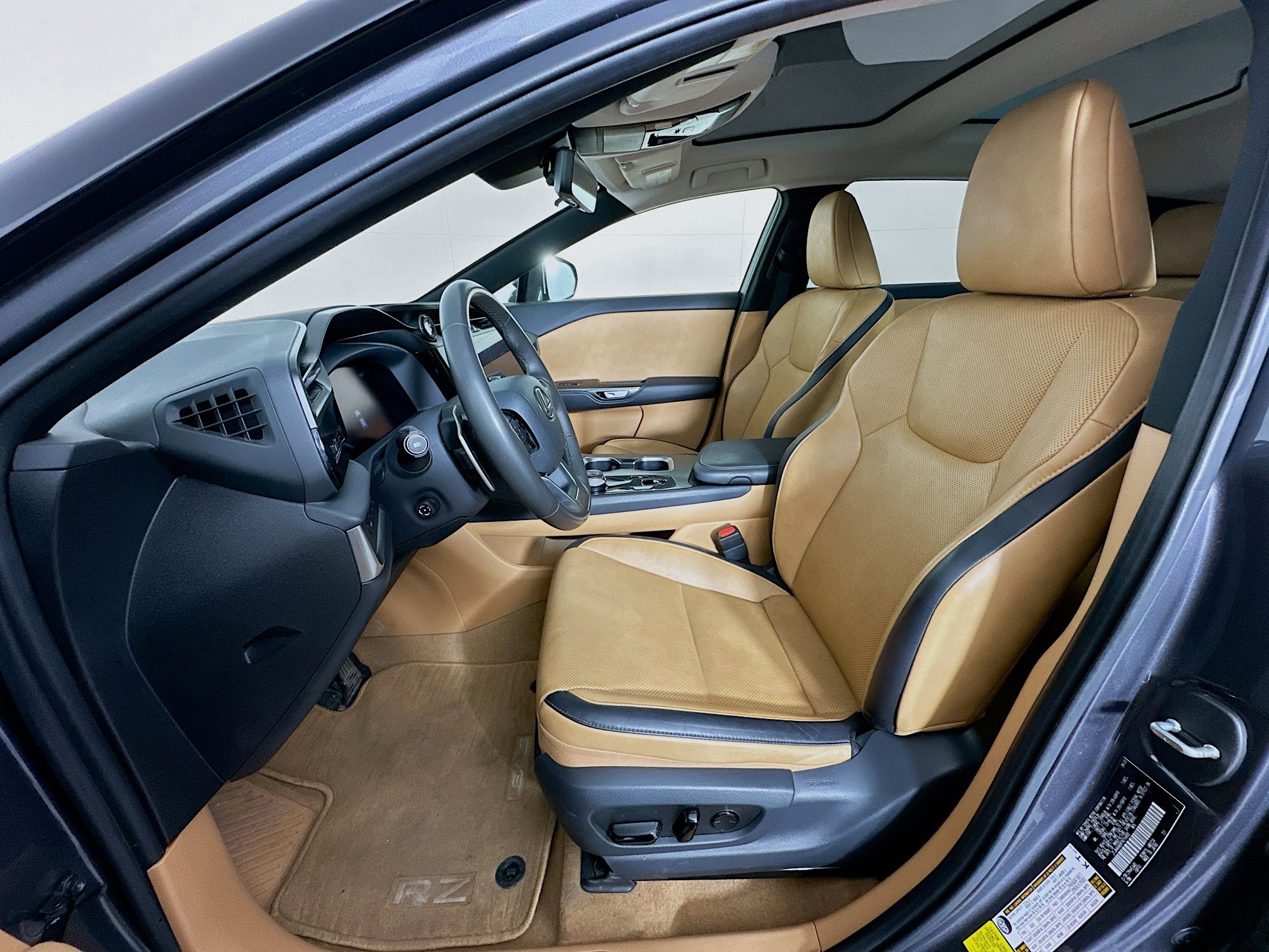 Used 2023 Lexus RZ 450e Premium w/ Technology Package image 13