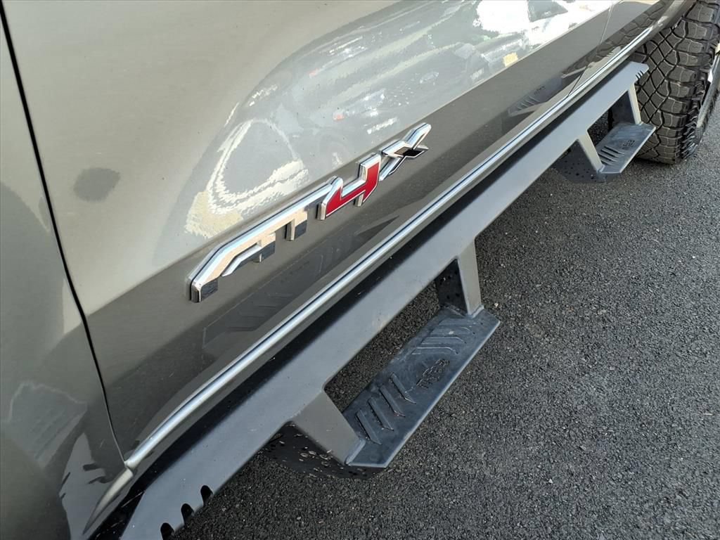 Used 2024 GMC Canyon AT4X AWD/4WD image 25