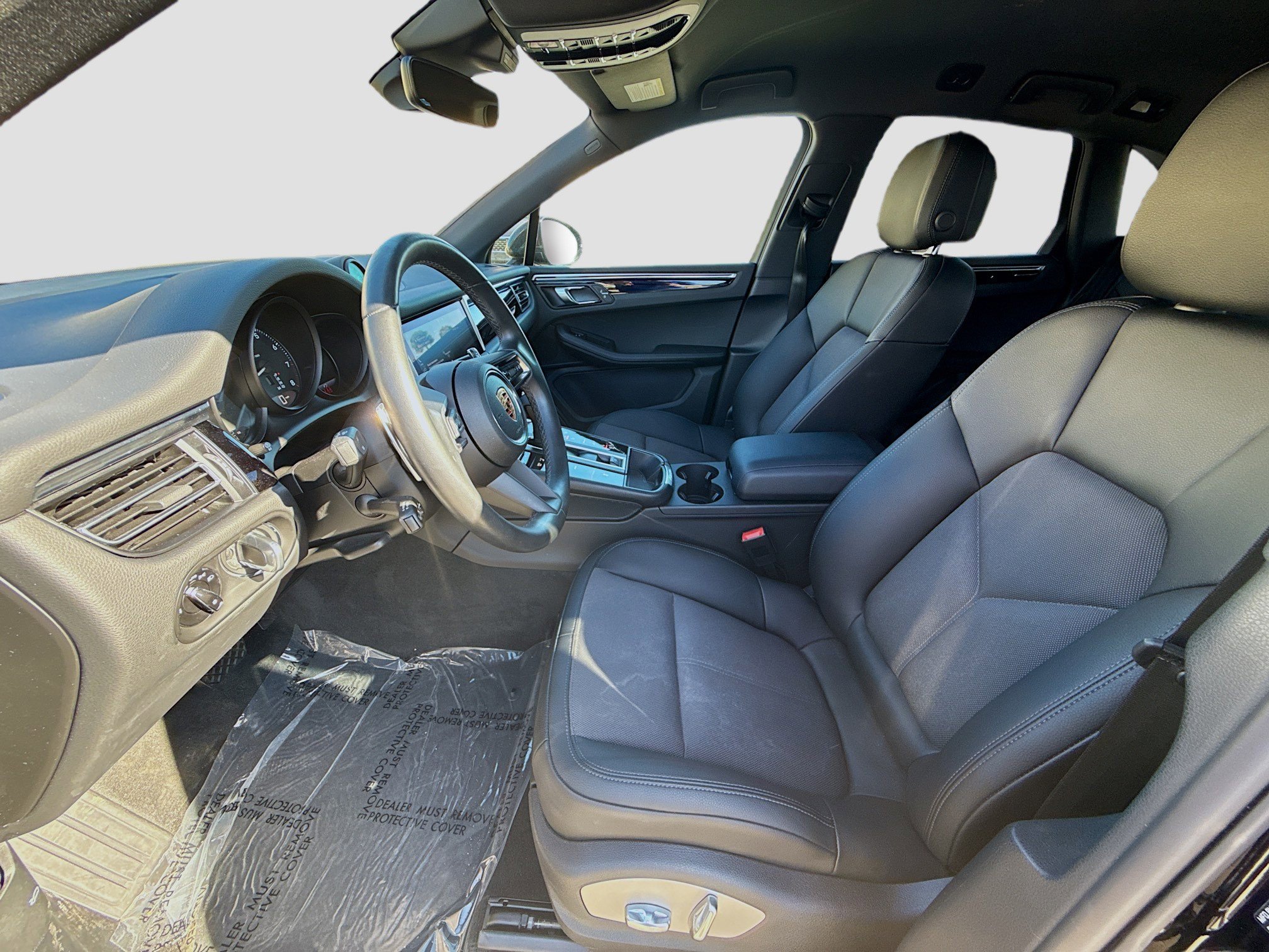 Used 2024 Porsche Macan image 17