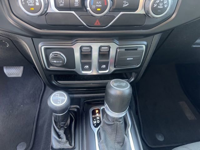 Used 2020 Jeep Wrangler Sport AWD/4WD image 18
