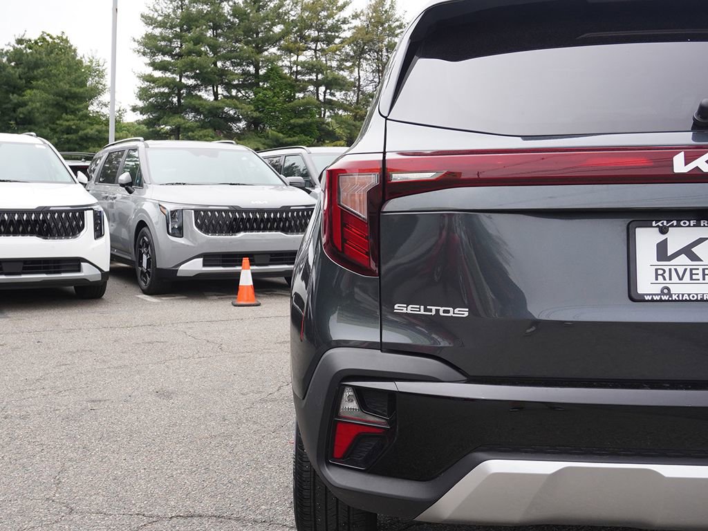 Used 2024 Kia Seltos EX AWD/4WD image 15