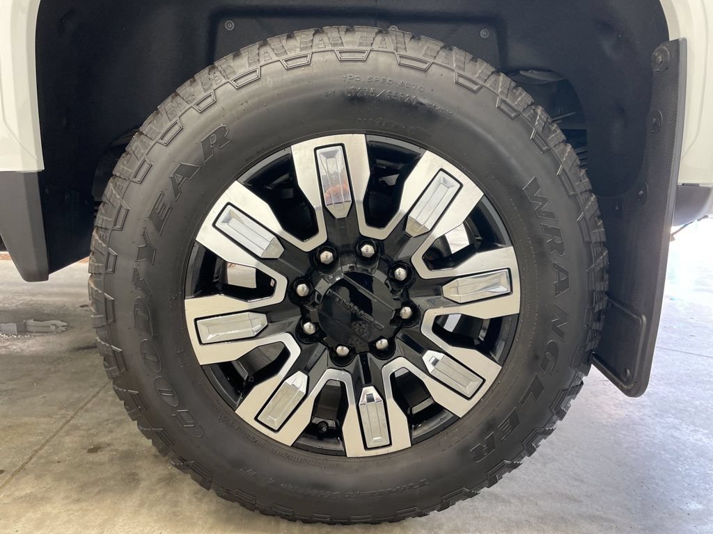 Used 2024 GMC Sierra 3500 Denali AWD/4WD image 16