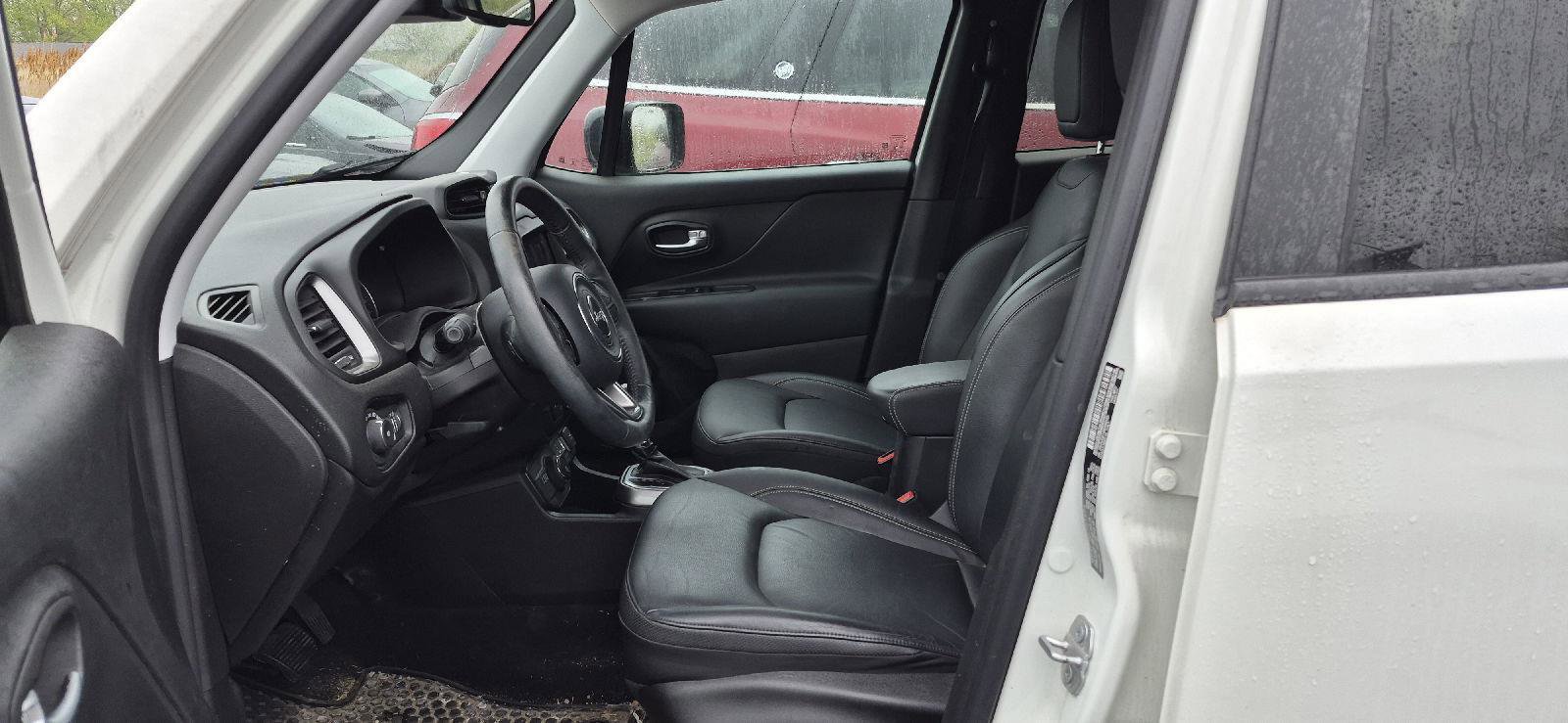 Used 2022 Jeep Renegade Limited AWD/4WD image 6
