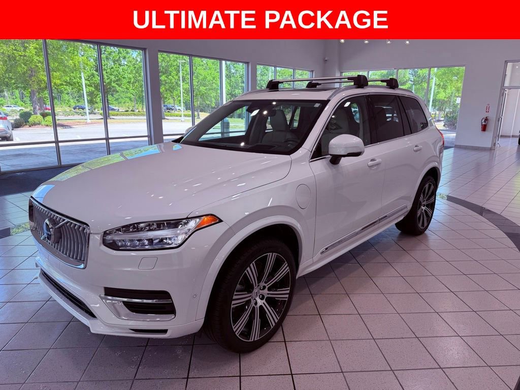 Used 2024 Volvo XC90 T8 Ultimate w/ Lounge Package AWD/4WD image 3