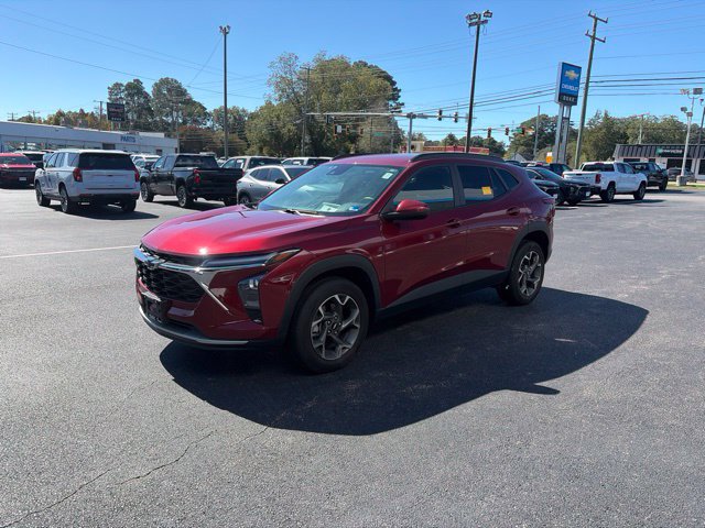 Used 2025 Chevrolet Trax LT w/ Driver Confidence Package FWD image 13