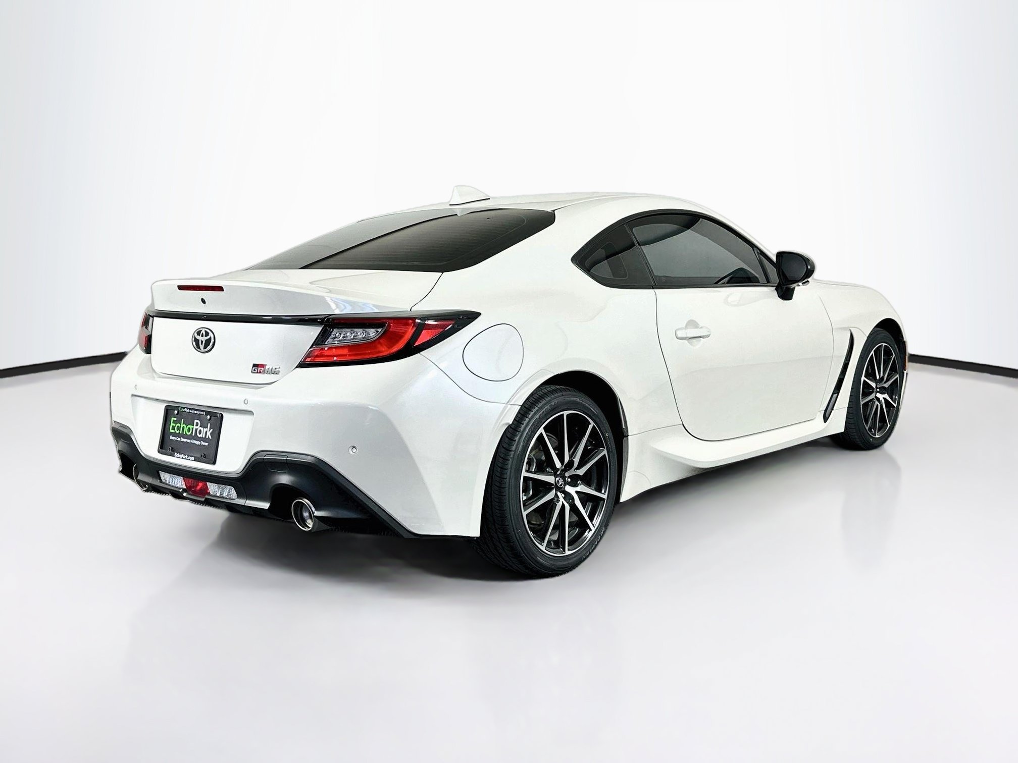 Used 2024 Toyota GR86 RWD image 9