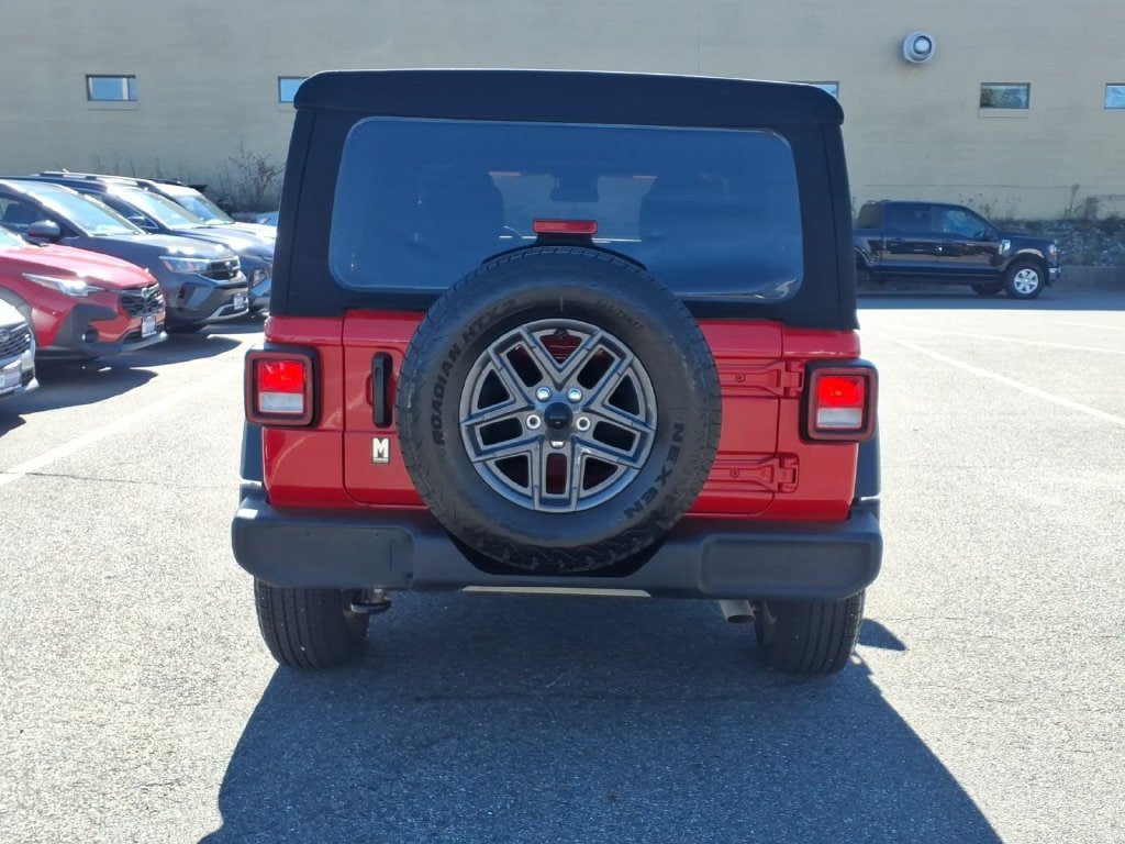 Used 2025 Jeep Wrangler Unlimited Sport AWD/4WD image 7