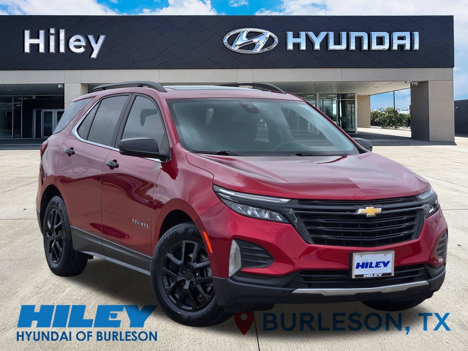 Used 2024 Chevrolet Equinox LT w/ LPO, Floor Liner Package FWD image 2