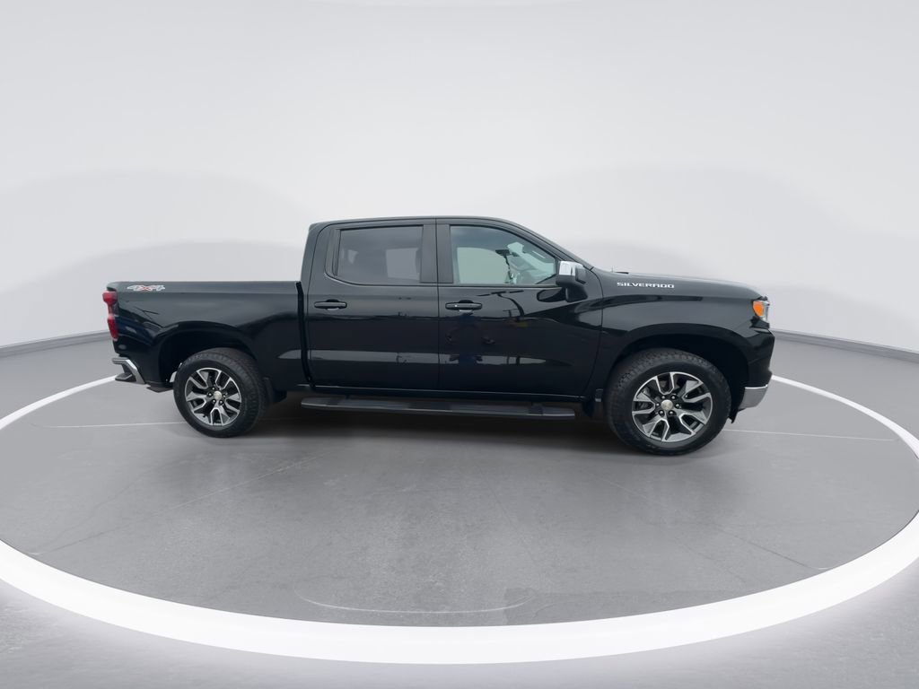 Used 2022 Chevrolet Silverado 1500 LT AWD/4WD image 9