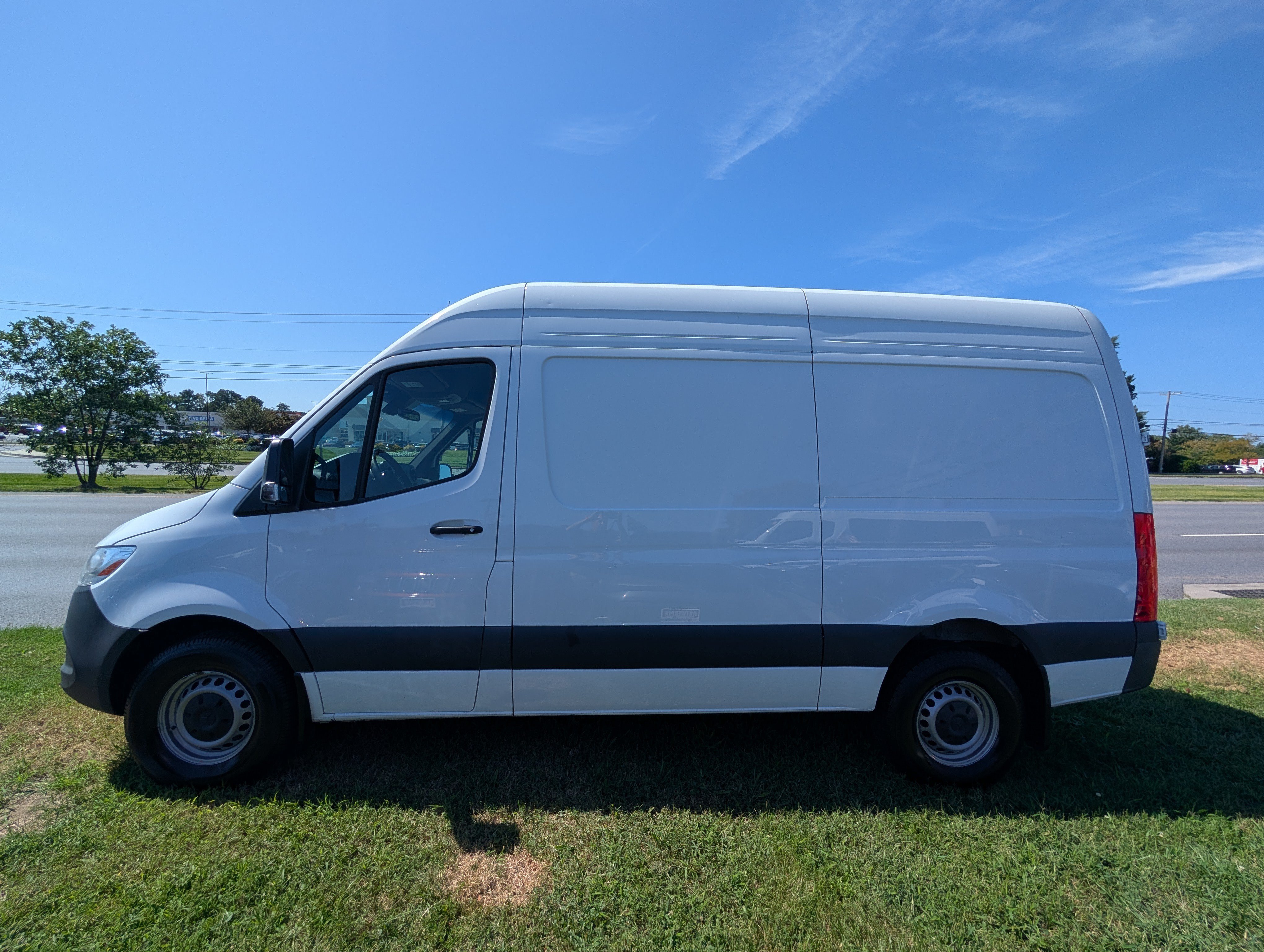 Used 2025 Mercedes-Benz Sprinter 2500 image 6