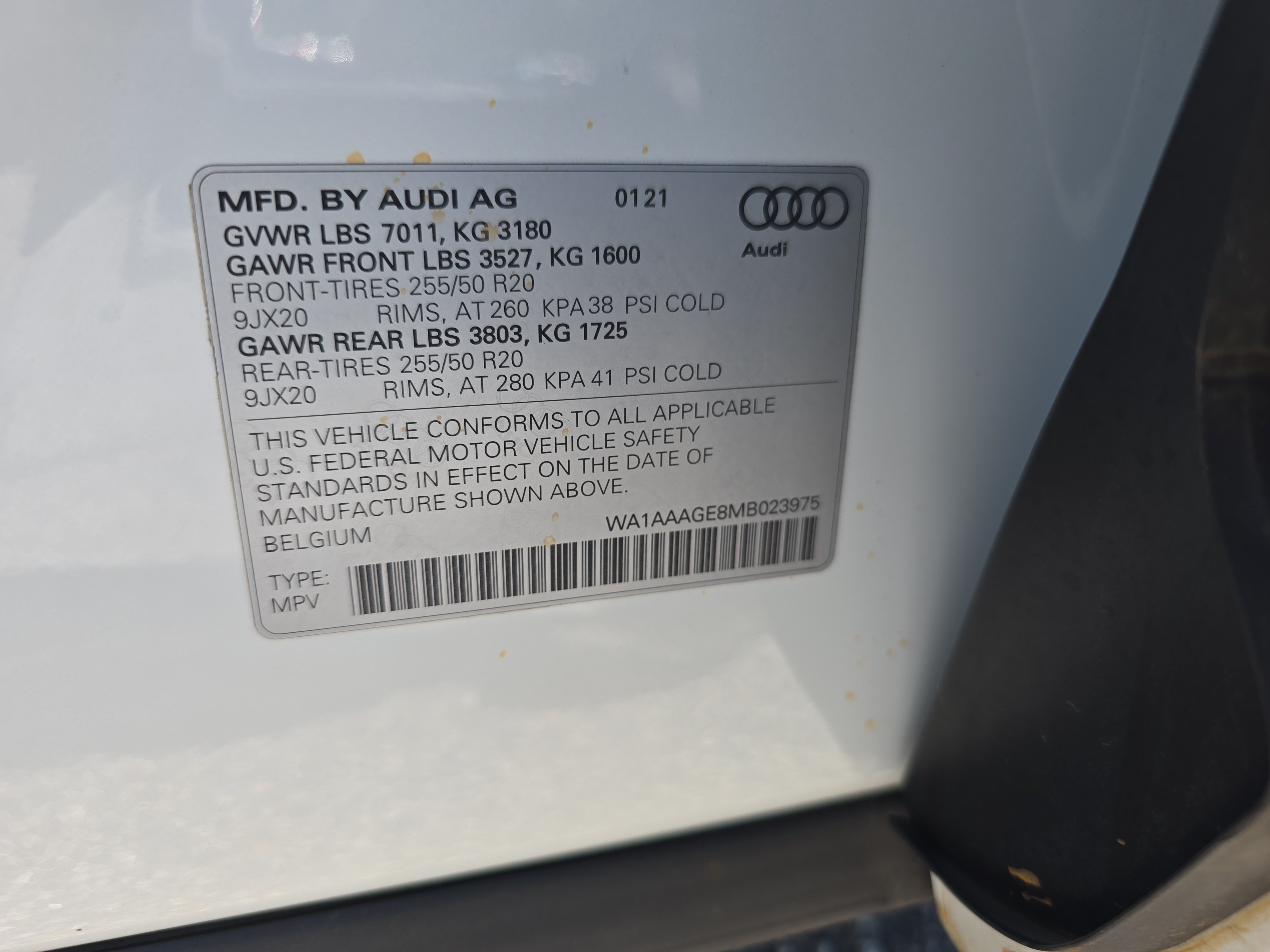 Used 2021 Audi e-tron Premium w/ Towing Package AWD/4WD image 32