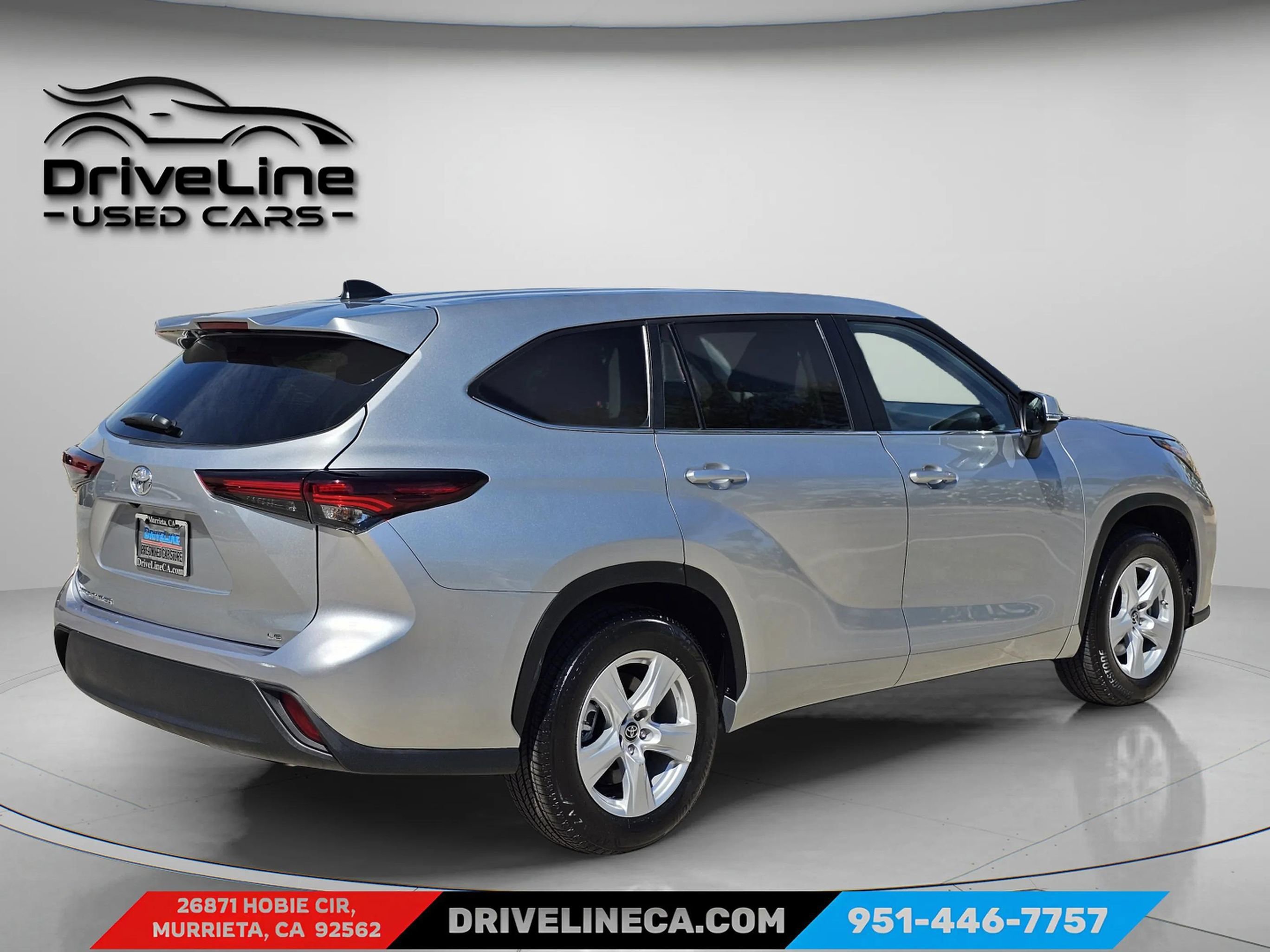 Used 2025 Toyota Highlander LE FWD image 10