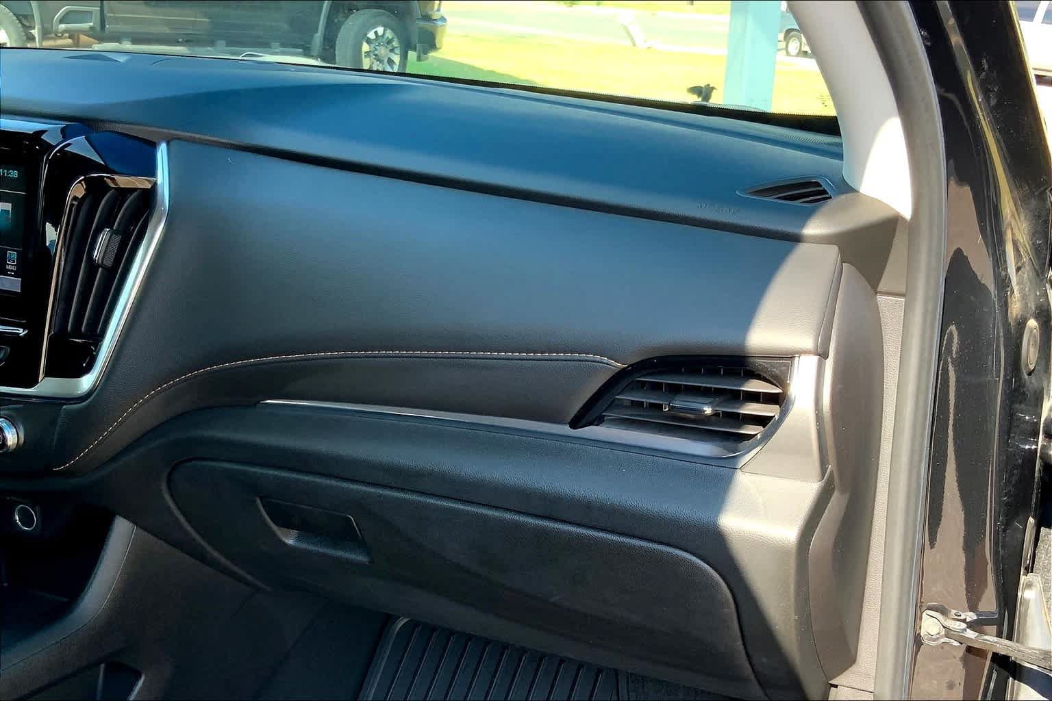 Used 2019 Chevrolet Traverse LT FWD image 18