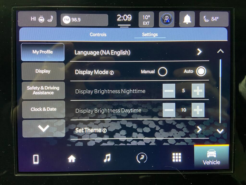 Used 2023 Jeep Grand Cherokee L Laredo image 15