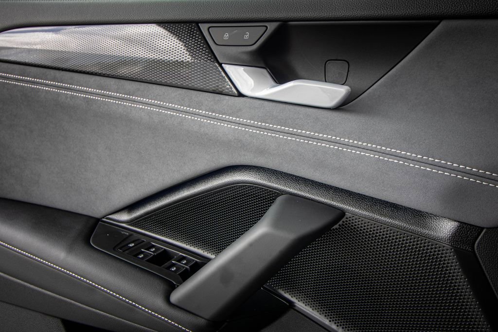 New 2026 Volkswagen Tiguan SE FWD image 23